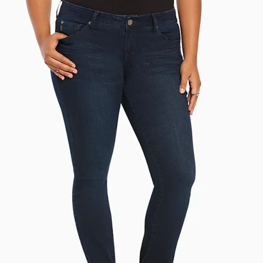 Torrid Skinny Jeans Dark‎ Wash Mid Rise Plus Size Size 26 Short